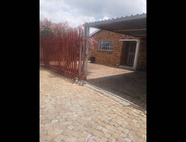 3 BEDROOM TOWNHOUSE FOR SALE IN WESTERGLOOR